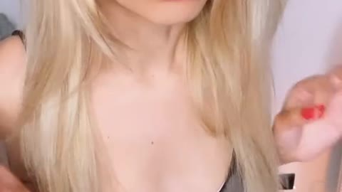 MASHA CAPSIZ ( PERCHè TI PORTA LA COLAZIONE)