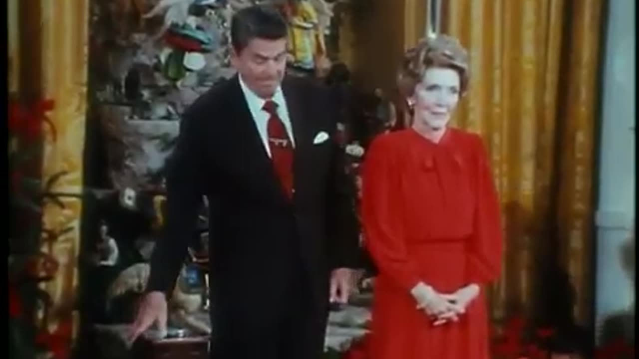 President Reagan and First Lady Nancy Reagan light White House Christmas Tree in 1981