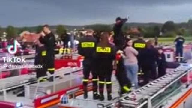 Firefighters join the farmers in the Netherlands