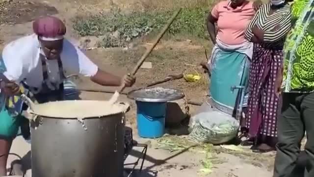 Good food vibes only found in Africa 😂