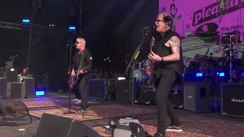 The Offspring - The Kids Aren’t Alright (Hellfest 2022)