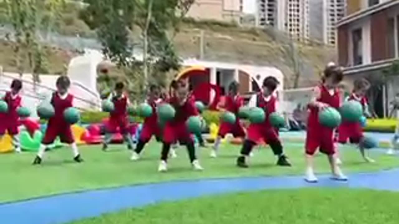 This is a Chinese kindergarten’s fancy basketball drill