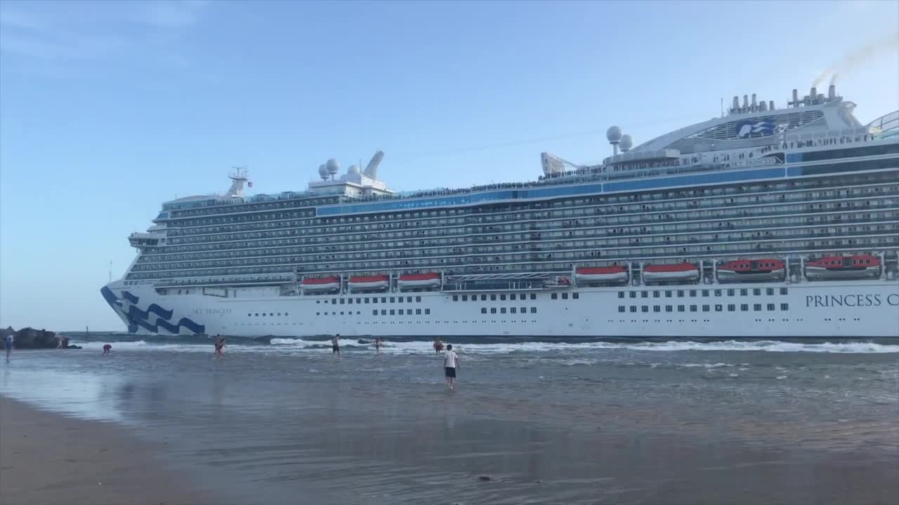 Fort Lauderdale Cruise Ship Causes Tsunami