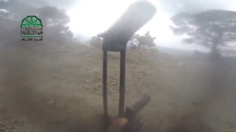 Intense footage of Ahrar al Sham overrunning a SAA position in Syria