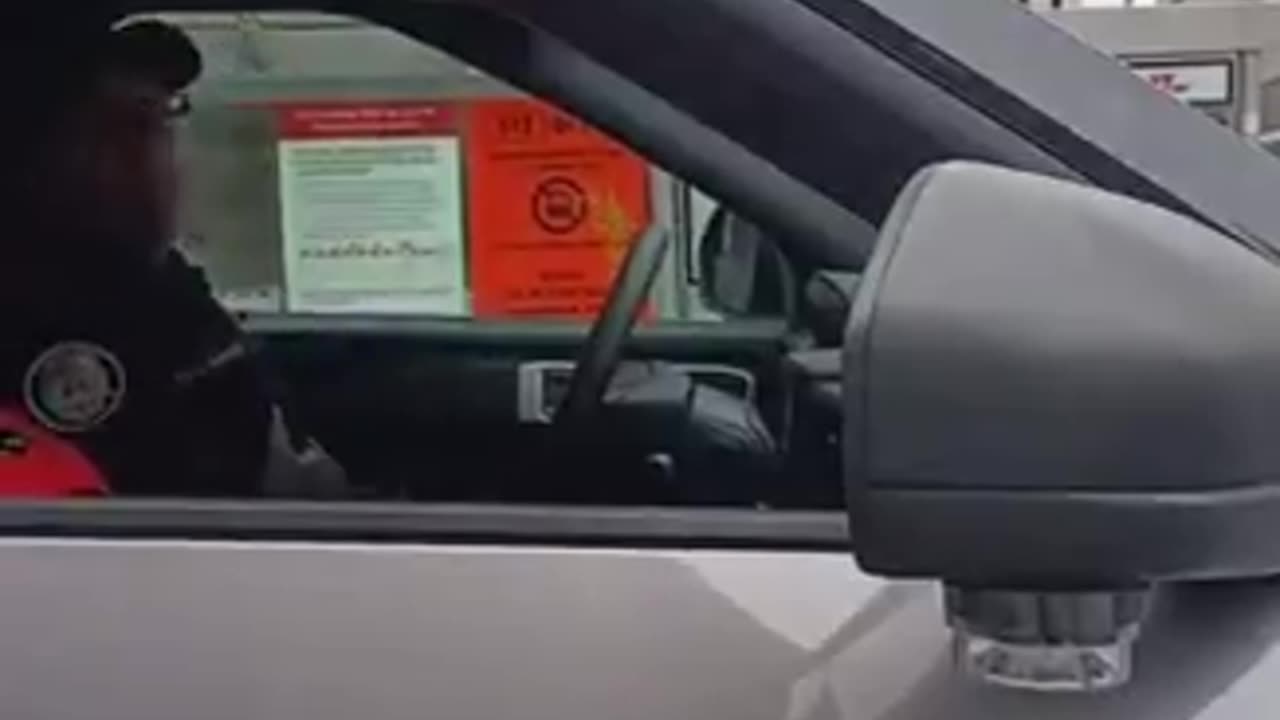 SODOMITE COPS IN A TRANSGENDER COP CAR. ARE THEY COPS OR DO THEY ONLY IDENTIFY AS COPS?🚔👮🐷