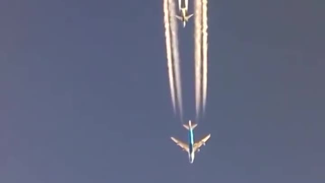 Planes meeting in the Sky