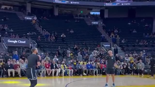 Steph Curry With One of The Most Impressive Things I’ve Ever Seen Done On A Basketball Court