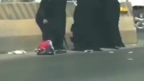 Muslim Women Fighting And Giving Zero Fs About The Kids