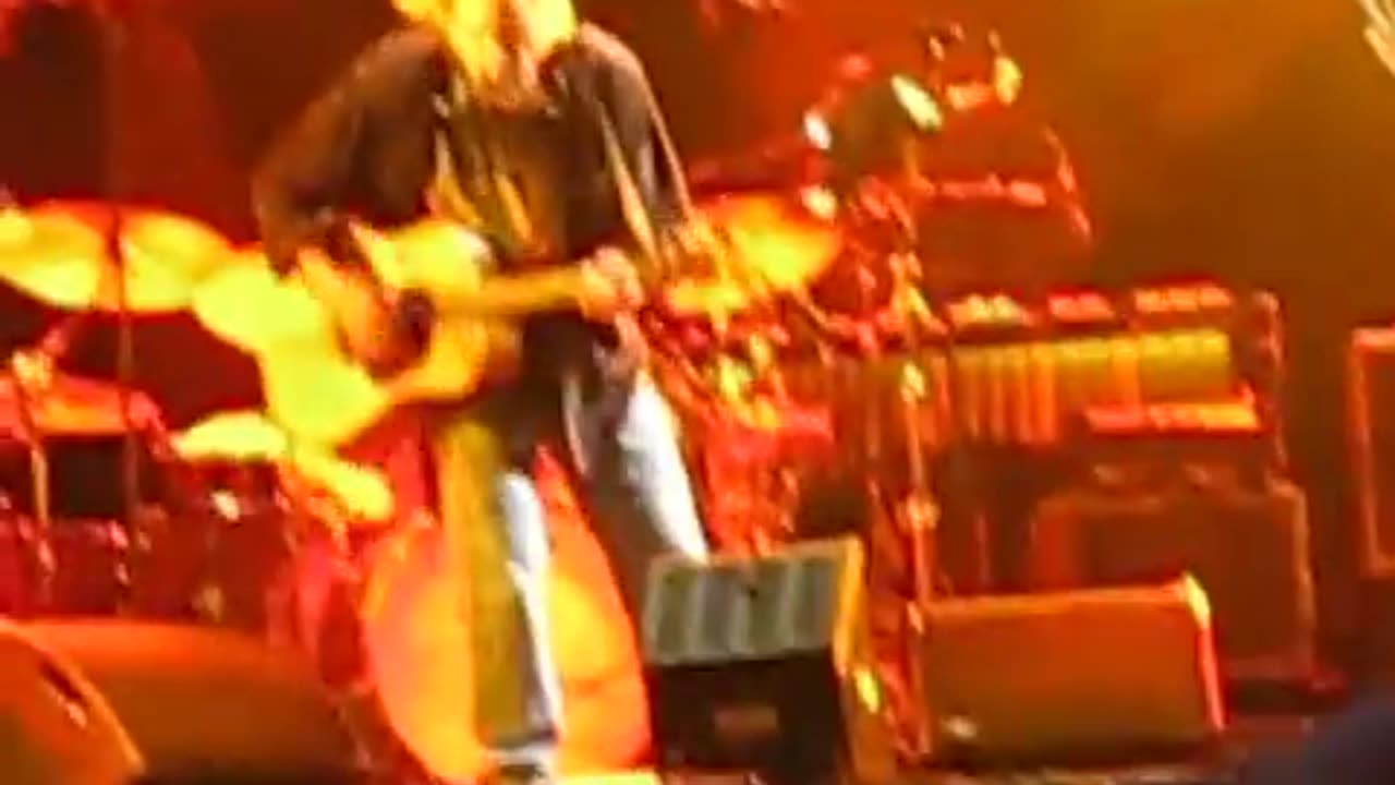 Neil Young - Heart of Gold - Hard Rock Calling 2009