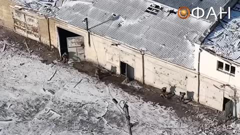 🇷🇺🇺🇦 Russian artillery destroying Ukrainian infantry near Bakhmut