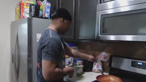 TEACHING MY WIFE HOW TO MAKE FRENCH TOAST AT HOME!! _ COOKING WITH DOLCE AND NESHA