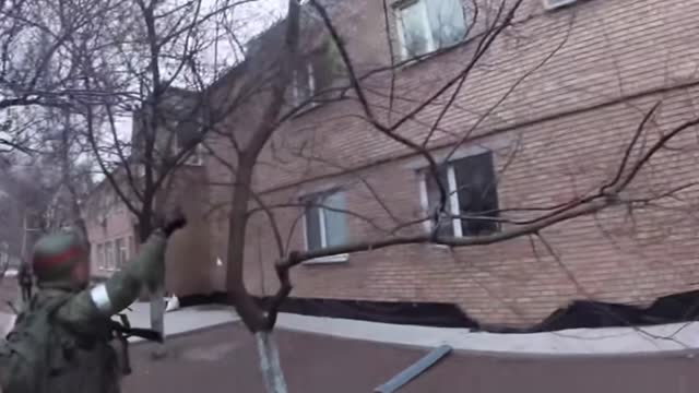 "E' un videogooco ? No" -Come i militari russi occupano l'aereoporto ucraino