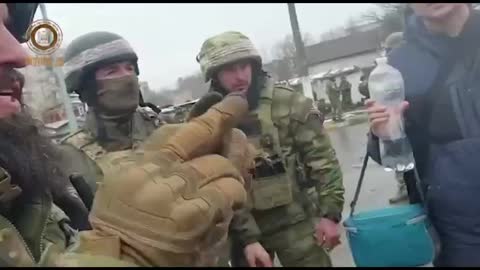 Chechen security forces of the FSVNG on the withdrawal of Ukrainian civilians