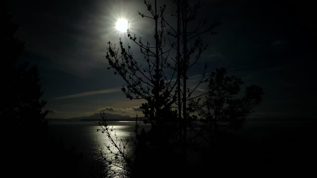 Beautiful Time Lapse Video of the Sun over the Ocean.