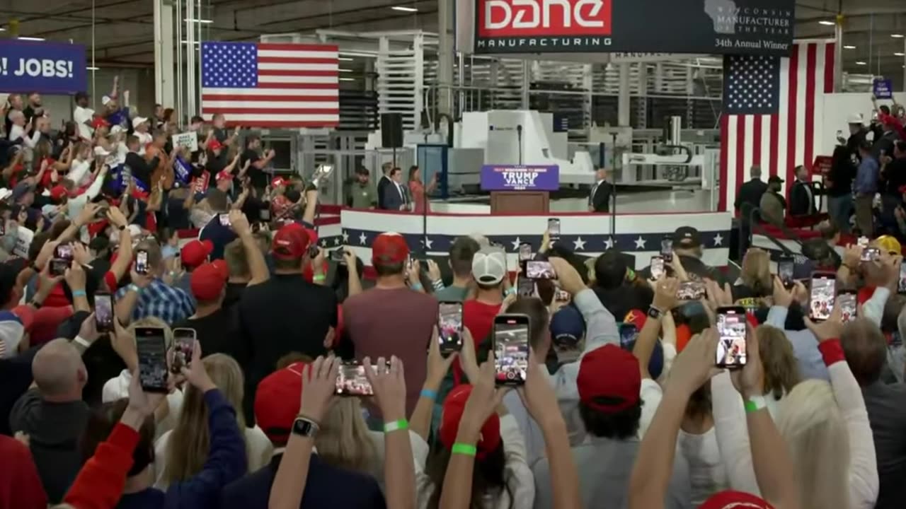 Trump takes the stage in Waunakee, Wisconsin