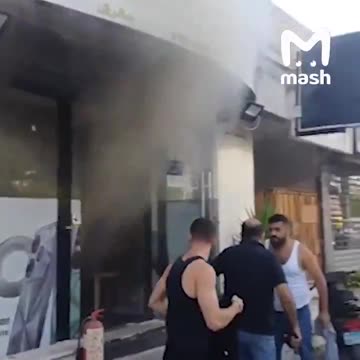 🇱🇧🇮🇱 iPhones are exploding in shops around Lebanon