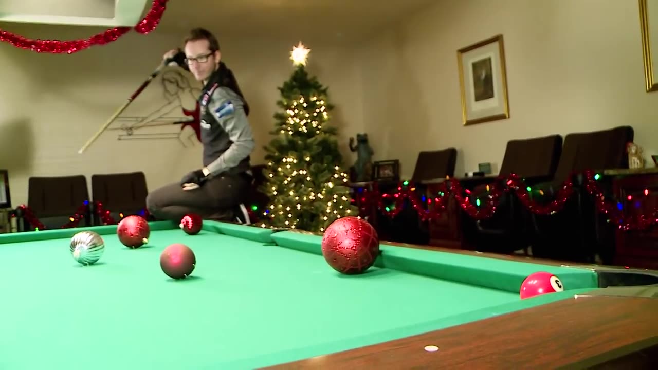 Elf on the Shelf Caught Moving - Pool Trick Shots - Florian Kohler - Venom Trickshots