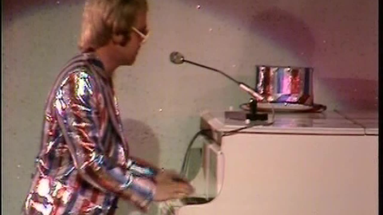 Elton John - Crocodile Rock = Royal Variety Show 1972