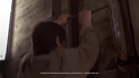 Hollow Man: Sebastian attacks Linda (HD CLIP