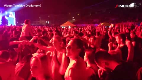 Ludnica na koncertu Prljavog kazališta u Zagrebu