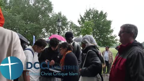 Arab Muslims shocked by different Qurans. DCCI Speakers Corner