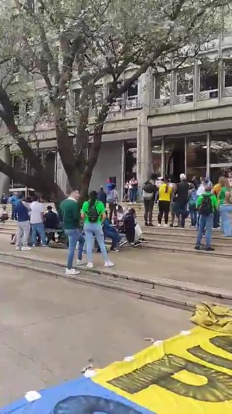 Plantón en Plazoleta del Palacio de Justicia en Medellín