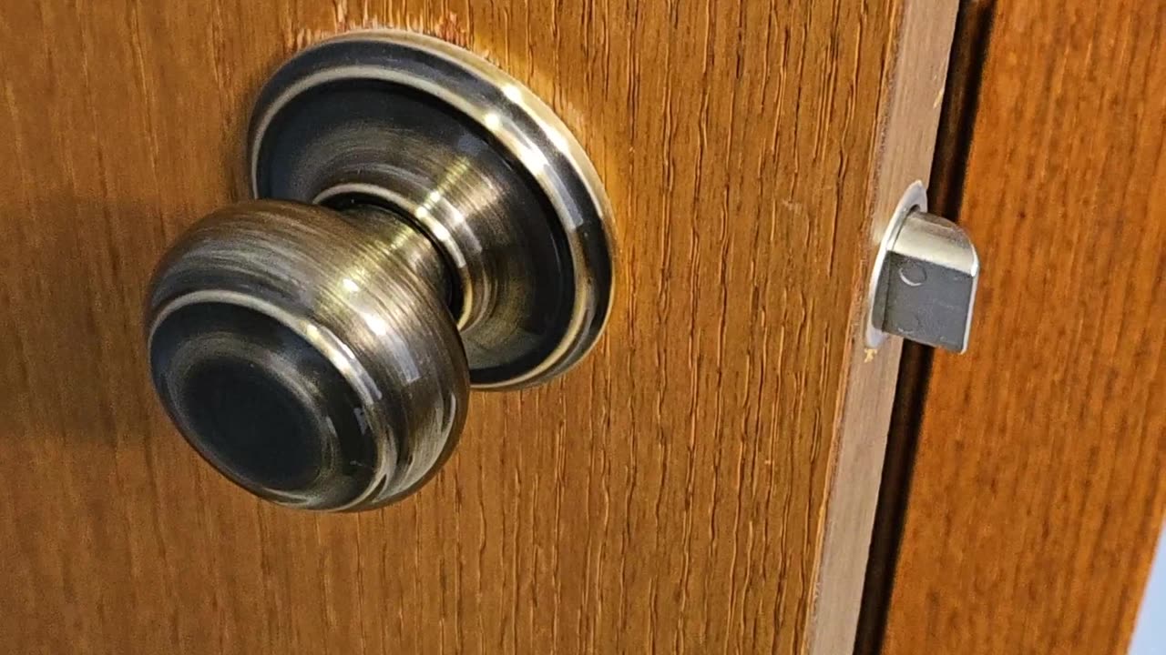 Classic Design Meets Modern Functionality: Schlage F10 V GEO 609 Review