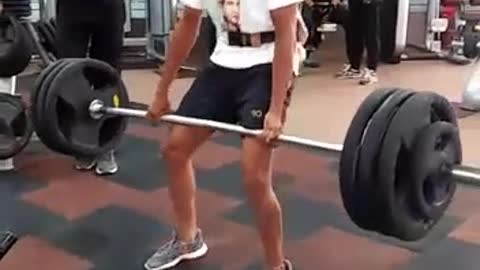 teenager lift 130 kg in gym viral video