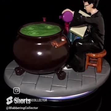Vintage Harry Potter Potions Porcelain Figurine #royaldoulton #harrypotter #wizardingworld #potions