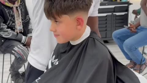 Mom Requests Garnacho Hairstyle—Stylist Delivers! 💇‍♂️⚽✨