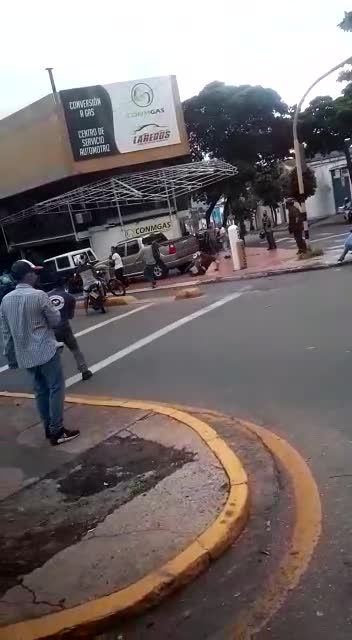 Video: Un accidente de tránsito habría desatado una violenta riña en Bucaramanga