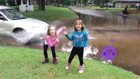 Kids dancing and a sudden pause before the end of the clip؟؟!