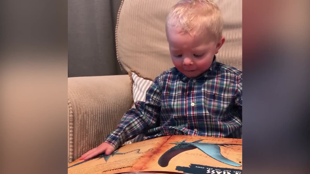 Funniest baby try to read: What's new baby