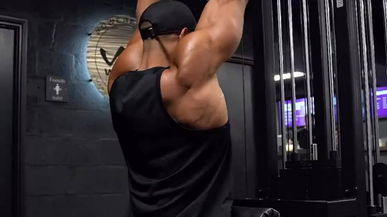 Form Fixer: Mastering Lats and Back Workouts for Optimal Gains