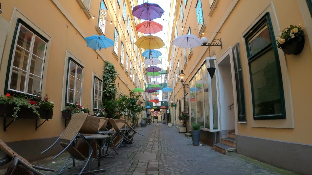 Cycling through Vienna's beautiful Sünnhof after sunrise