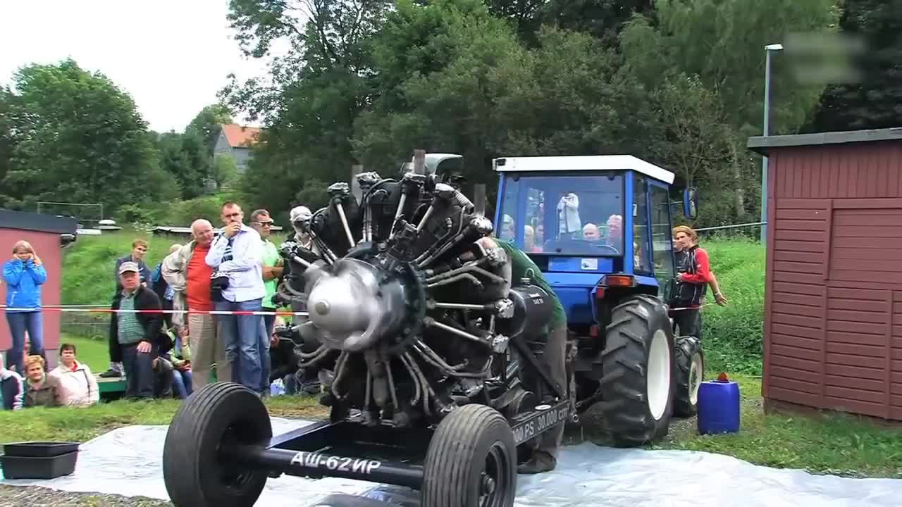 Amazing start up of TANK - Generator - Aircraft radial engine and assembling propeller with rotor