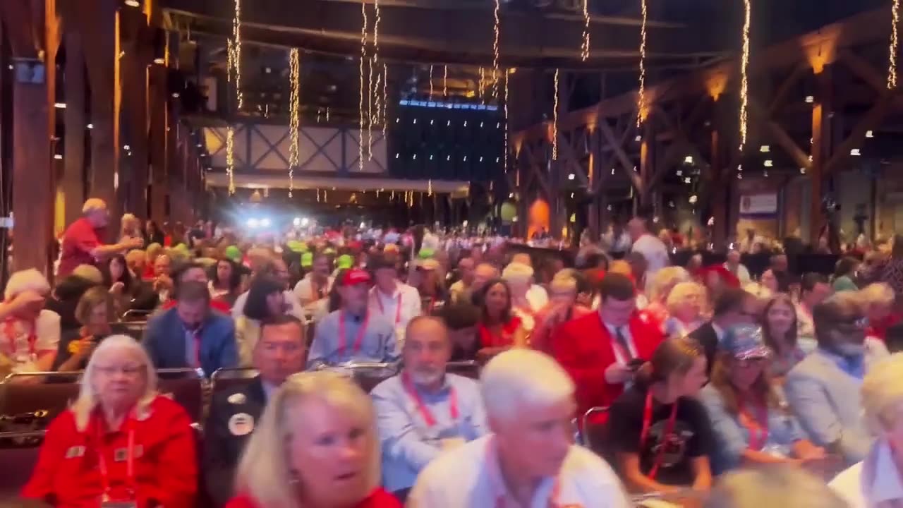 LOVE THAT BIG, BEAUTIFUL CROWD!!!