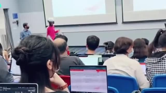 Foodpanda riderinterrupts lecture & brings food to girl's seat on Vday