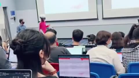 Foodpanda riderinterrupts lecture & brings food to girl's seat on Vday