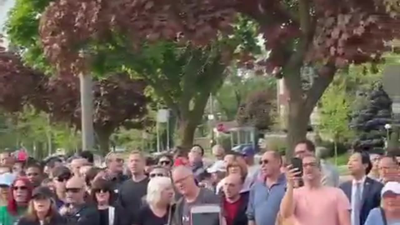 Hundreds of people in Toronto showed up to walk a Jewish boy who was being bullied to school