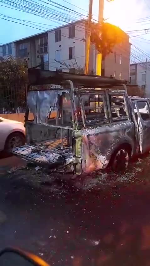 Protestas en Santa Marta: Comunidad quema camioneta de Air-e