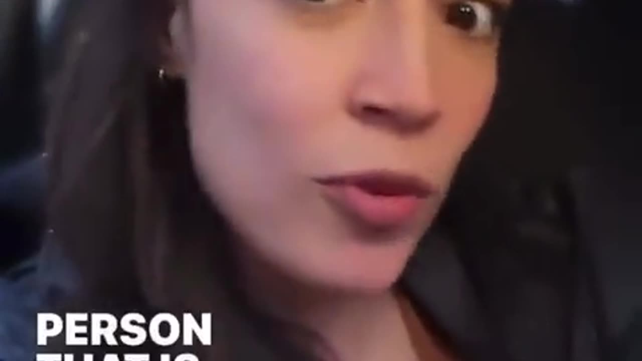 Aoc celebrates the exit of Tucker Carlson, saying: “Deplatforming works and it is important!”