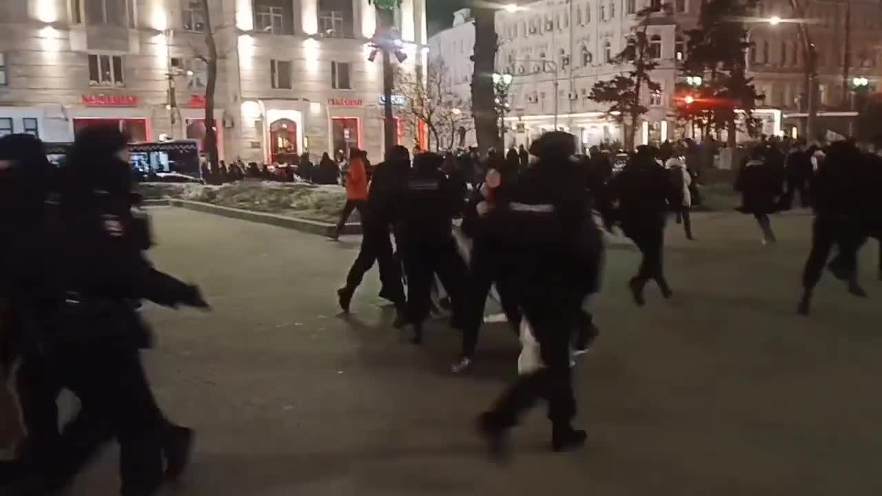 Moscow Police Mass Arrest Peaceful Anti-War Protestors