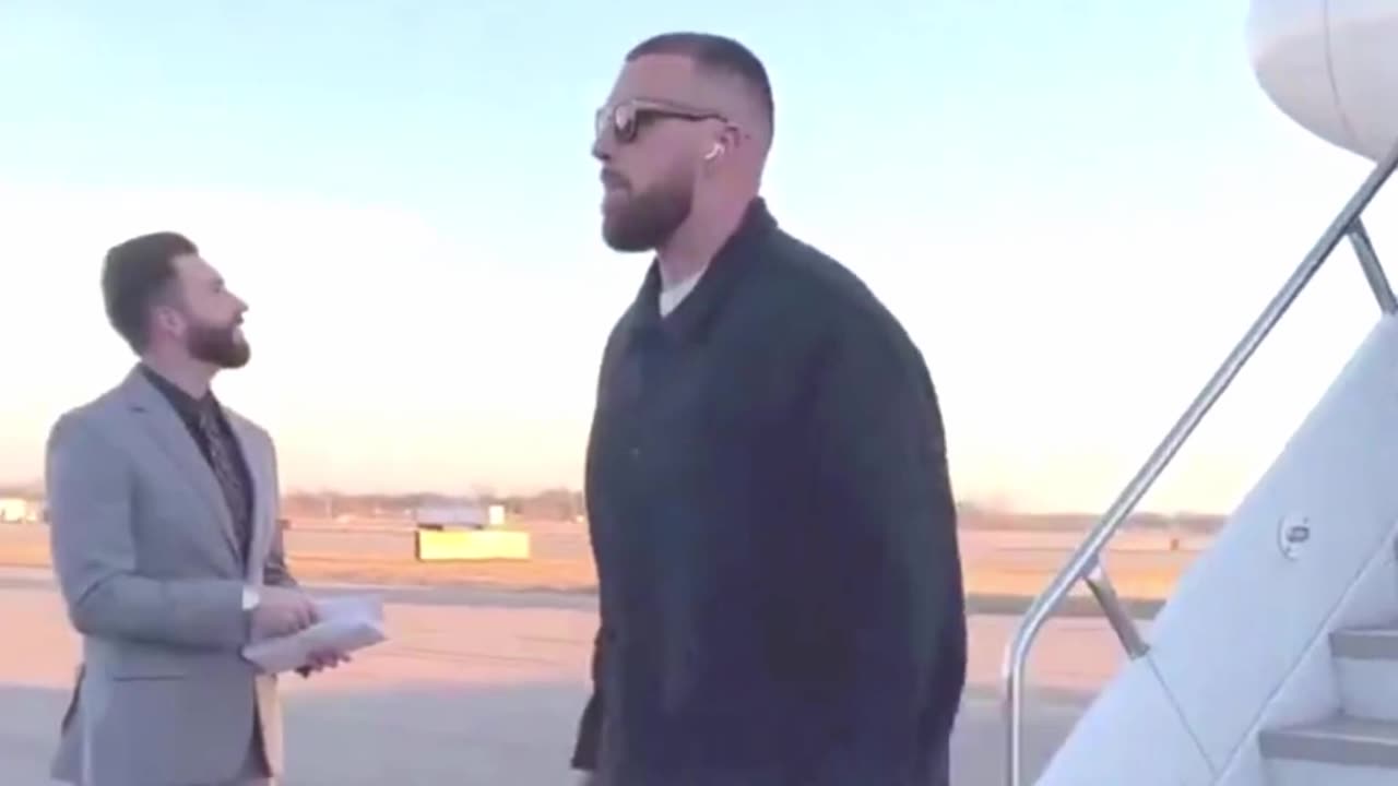 Travis Kelce Caught Madly in Love With Taylor Swift During Practise 16th December 2023