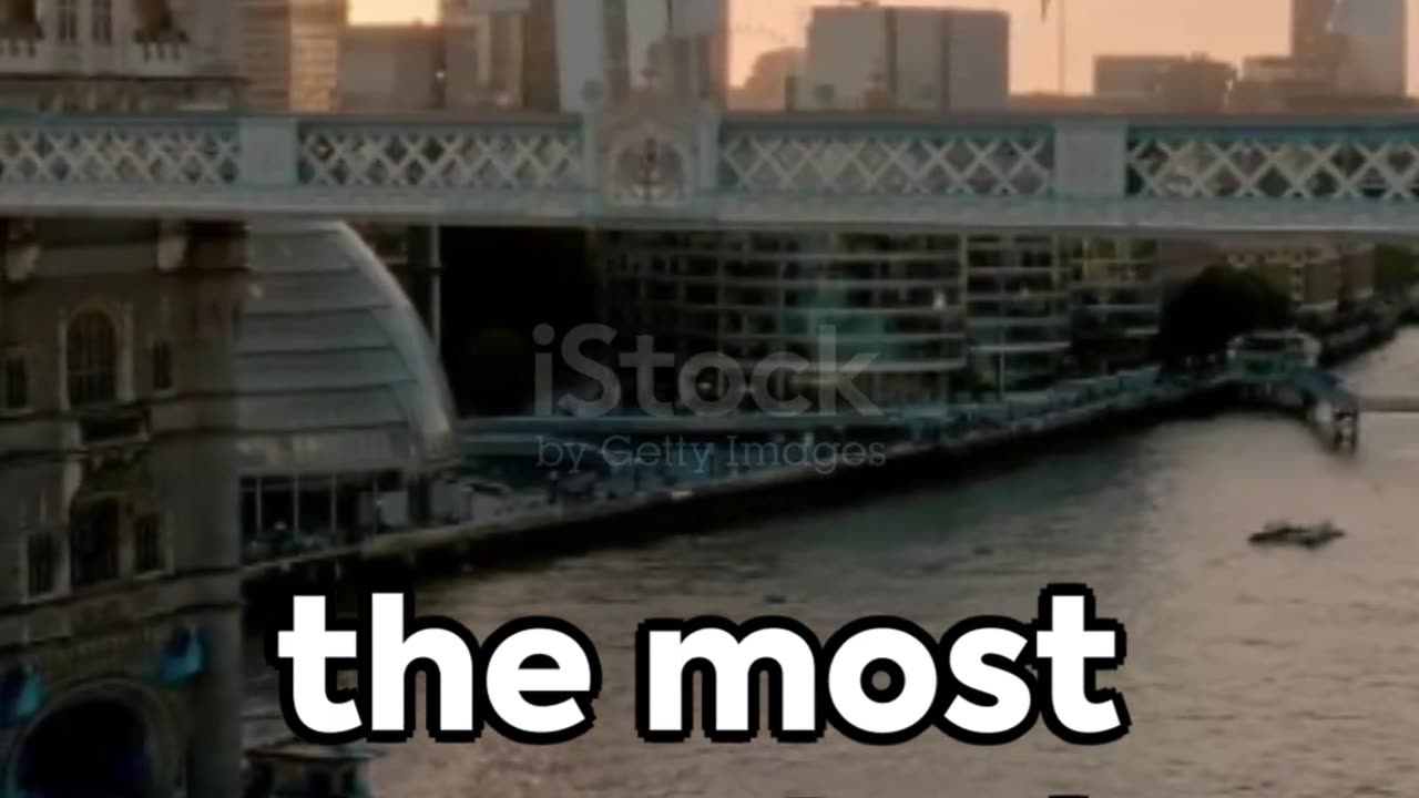 Ghostly Tales: The Haunted Tower of London Ma: Tòa tháp ma ám ở London #shorts