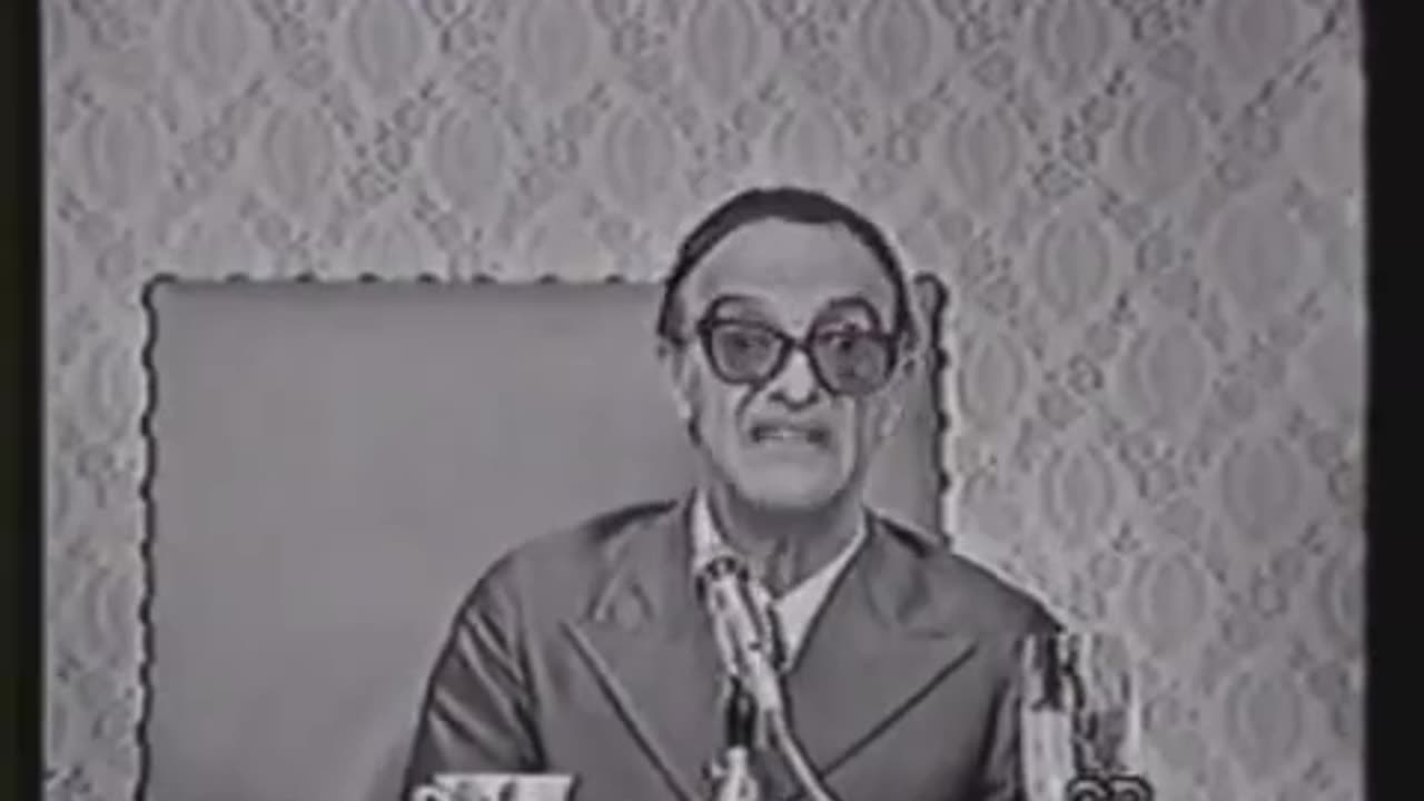 CHICO XAVIER FALA SOBRE A UMBANDA