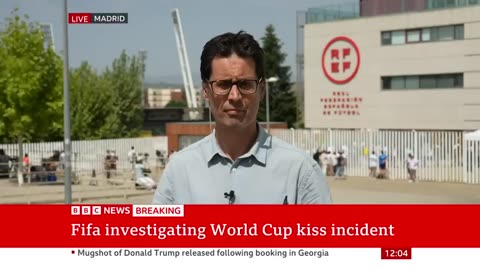 Luis Rubiales: Spanish football boss refuses to quit after Women's World Cup kiss - BBC News