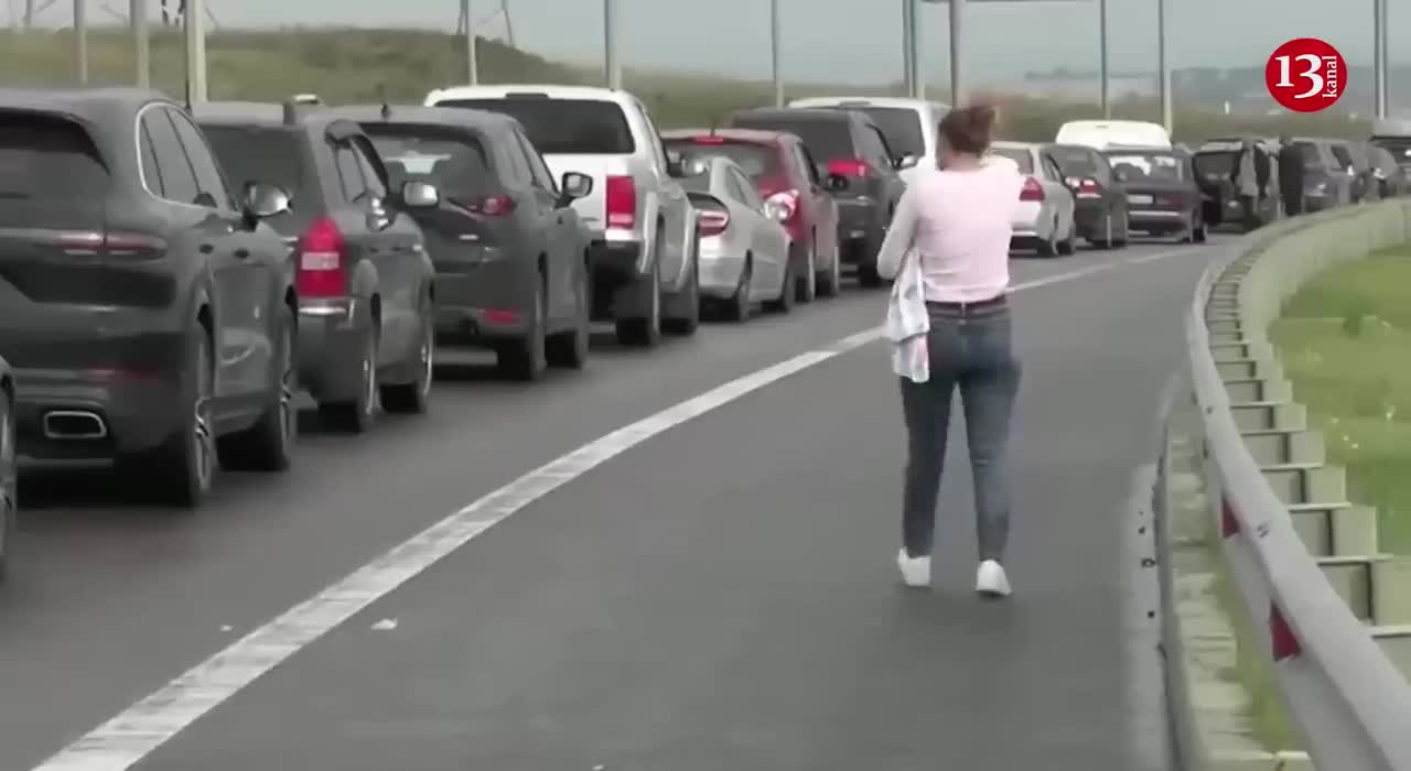 Fearing new attack by Ukrainian army, Russians are leaving Crimea