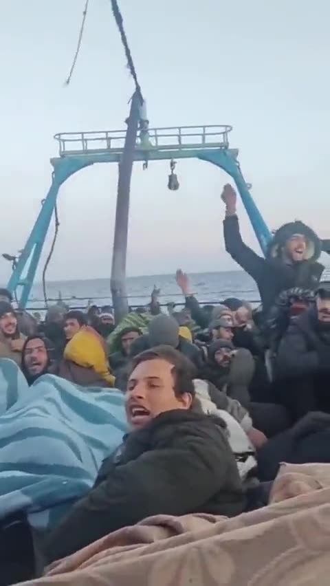 "Allahu Akbar": 500.000 Migrants on way from Libya to Europe