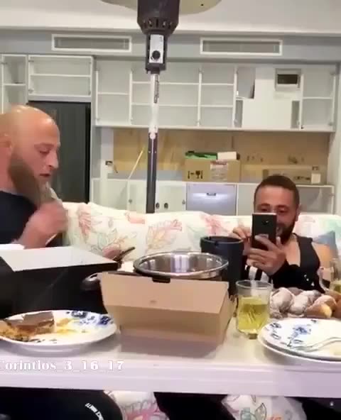 Biada tym, którzy przyjęli znamię bestii... Myślę że nie ma się z czego cieszyć...